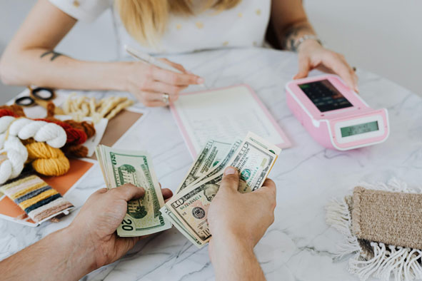 钱是有规律的,致富之路有踪可循。犹太商人的赚钱心法-思维脑洞