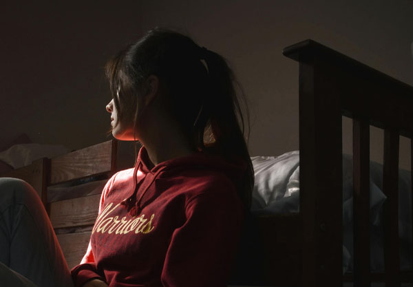 永远不要被别人的情绪污染，学会和痛苦谈判-思维脑洞