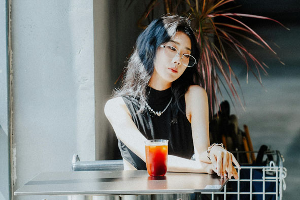 为什么有钱人从不“向上社交”？普通人想要谷底翻身，一定要用这4点跟富人做交易-思维脑洞