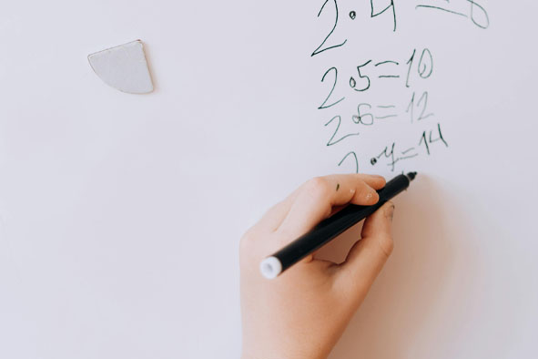 如何从根本上解决问题？什么是第一性原理？成功颠复时代，“持续创新”的秘密武器-思维脑洞