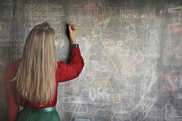 普通人如何跨越财富阶层？为什么班上最后几名的人都当了老板？只有1%的人独有的特质 ， 做到了你也能从此打破贫穷的恶性循环！-思维脑洞