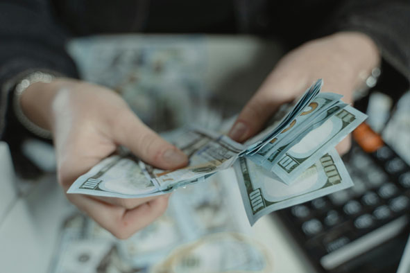 赚钱的四个层级，你属于哪一种？93%的人都停留在第一层（干货分享）-思维脑洞