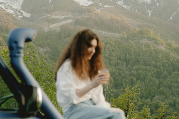 远离“穷气”的人，才能走向真正的财富与自由，人生逆转的关键思维-思维脑洞